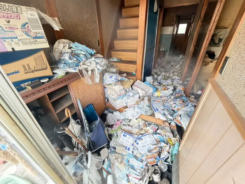 大阪府高槻市の遺品整理:玄関の作業前