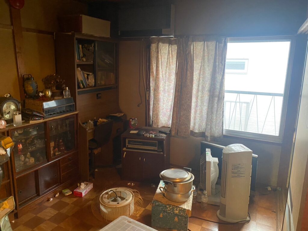 四條畷市作業事例依頼者様の実際の現場写真Before画像1リビング