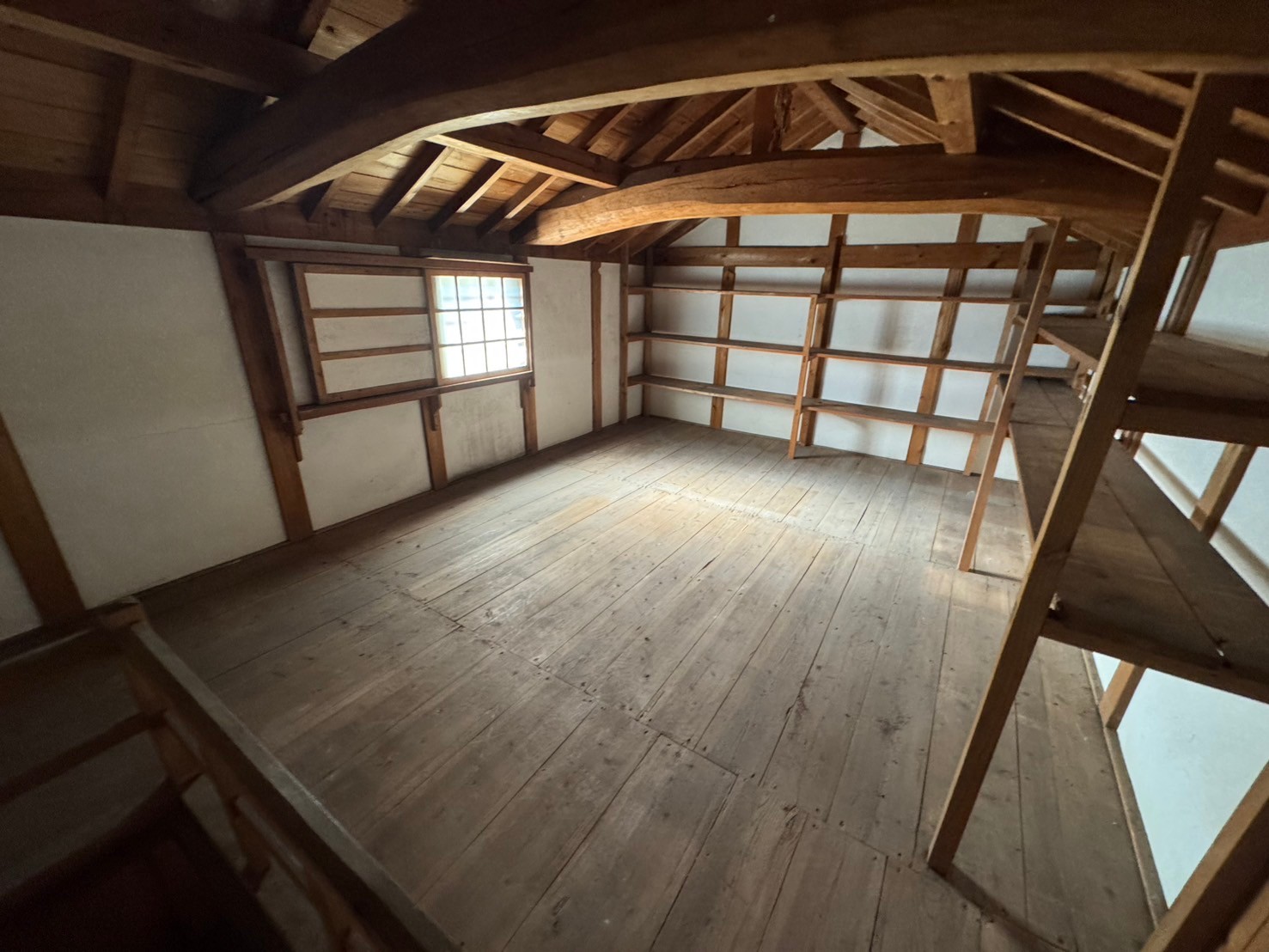 岸和田市作業事例依頼者様の実際の現場写真After画像3屋根裏部屋