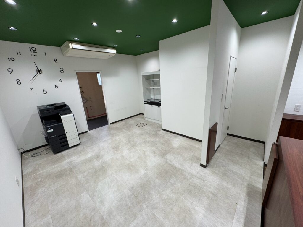 守口市作業事例依頼者様の実際の現場写真After画像1会議室