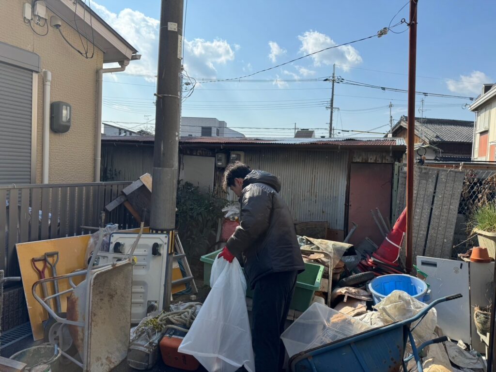 仕分け作業の様子1