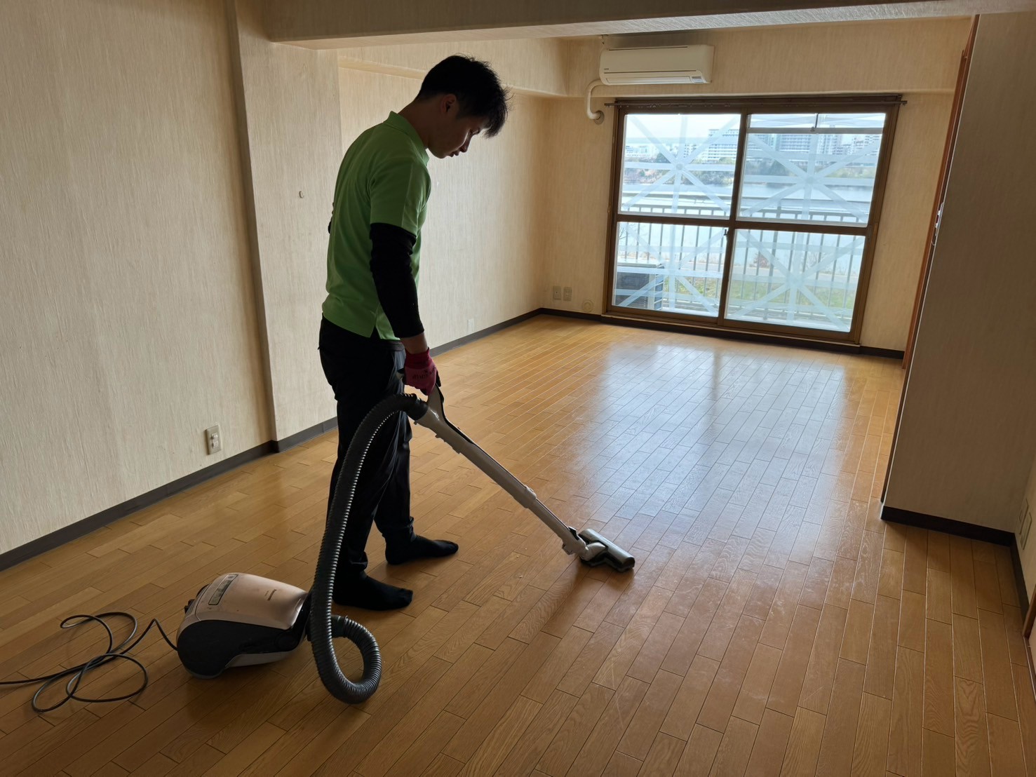 交野市作業事例依頼者様の実際の現場での作業写真画像