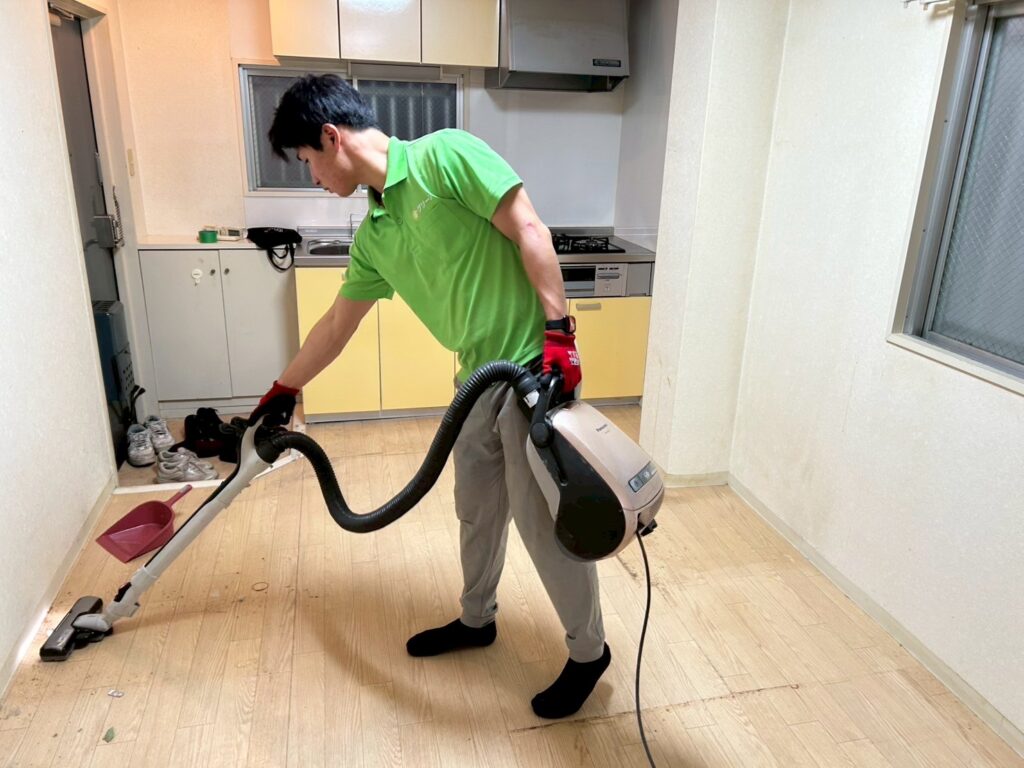 四條畷市作業事例依頼者様の実際の現場での簡易清掃作業写真画像