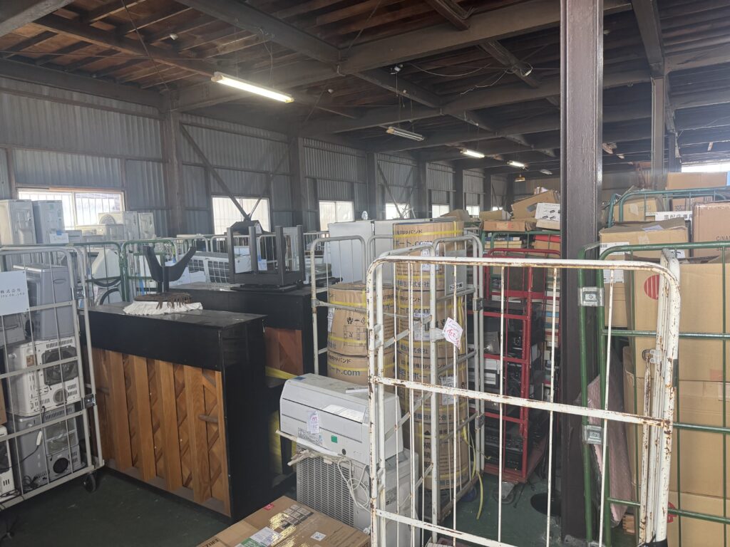 大阪府のグリーン自社貿易(海外リユース)自社貿易倉庫