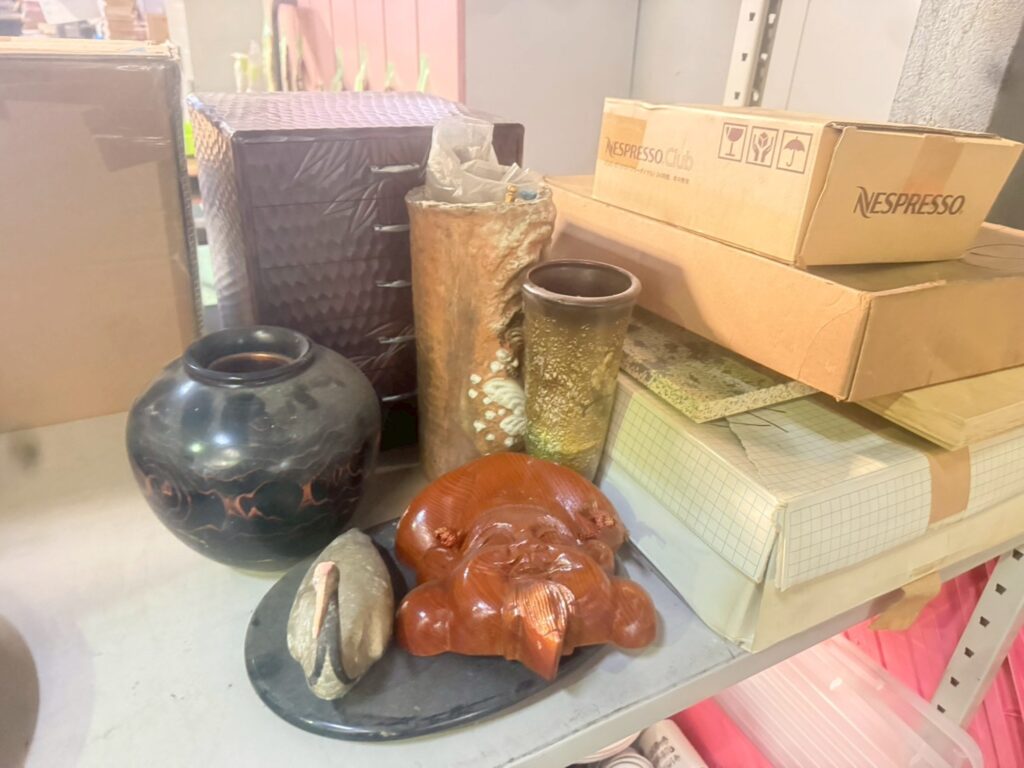 実際の遺品整理で貿易に流した置き物の写真