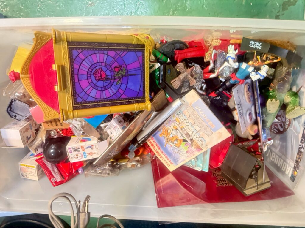 実際の遺品整理で貿易に流したおもちゃの写真