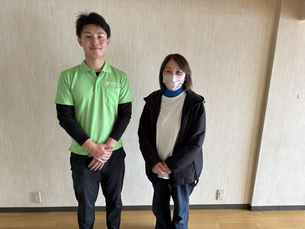 大阪府グリーン不用品回収作業完了後のお客様との写真2