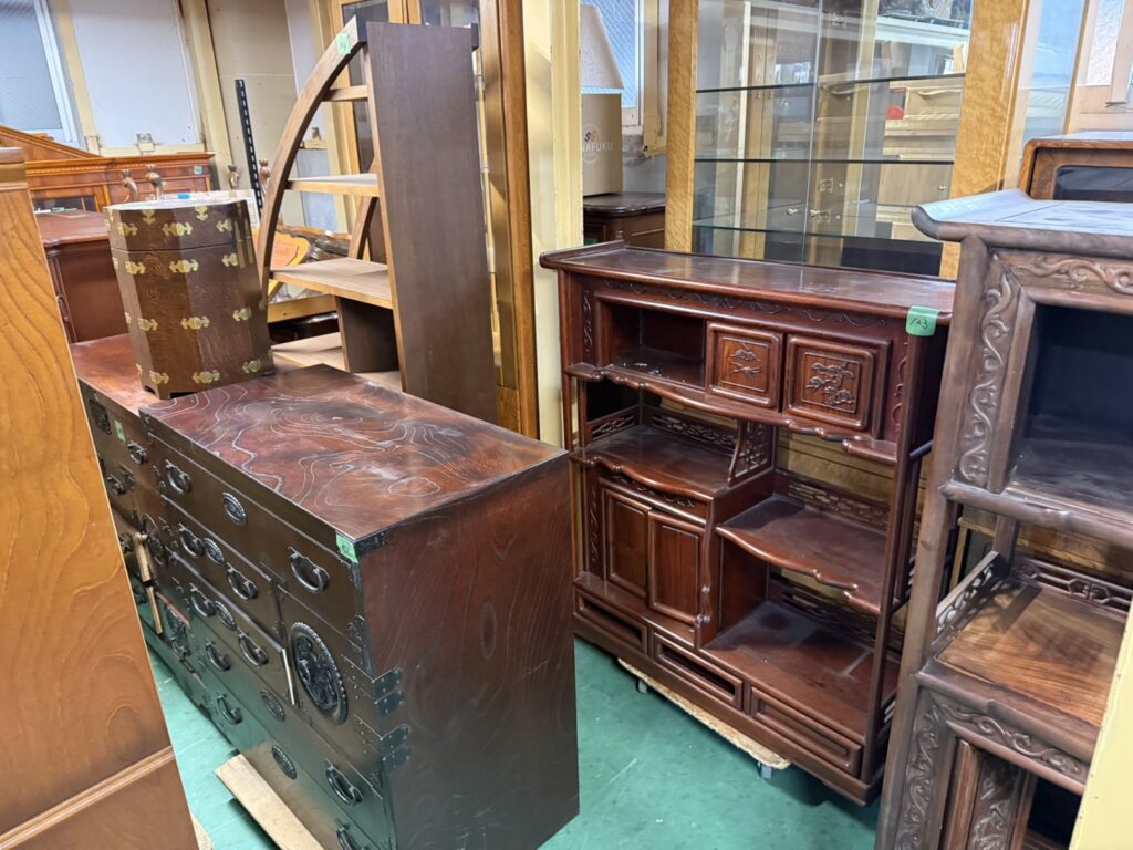 実際の遺品整理で貿易に流した家具、インテリアの写真