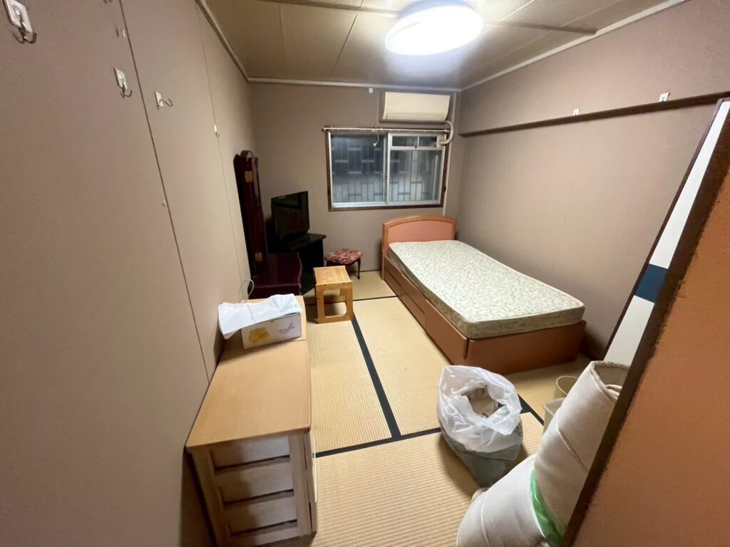 門真市作業事例依頼者様の実際の現場写真Before画像3寝室
