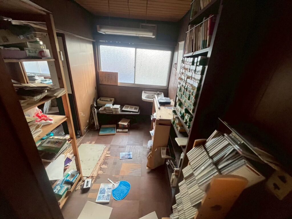 四條畷市作業事例依頼者様の実際の現場写真Before画像1部屋
