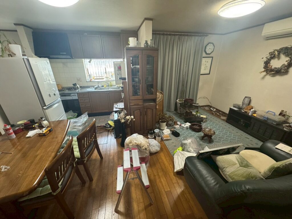 大東市作業事例依頼者様の実際の現場写真Before画像1リビング