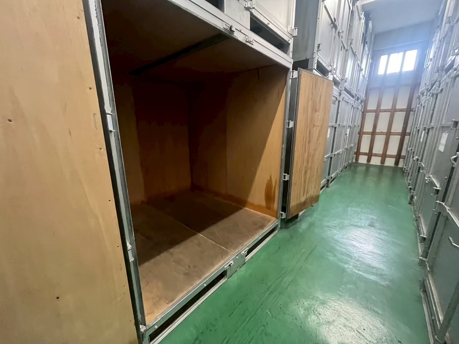 茨木市作業事例依頼者様の実際の現場写真After画像コンテナ内