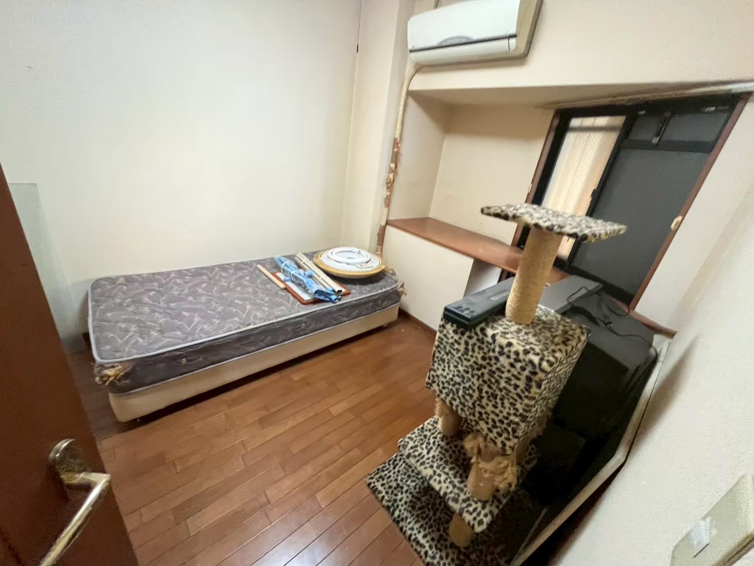 箕面市作業事例依頼者様の実際の現場写真Before画像部屋