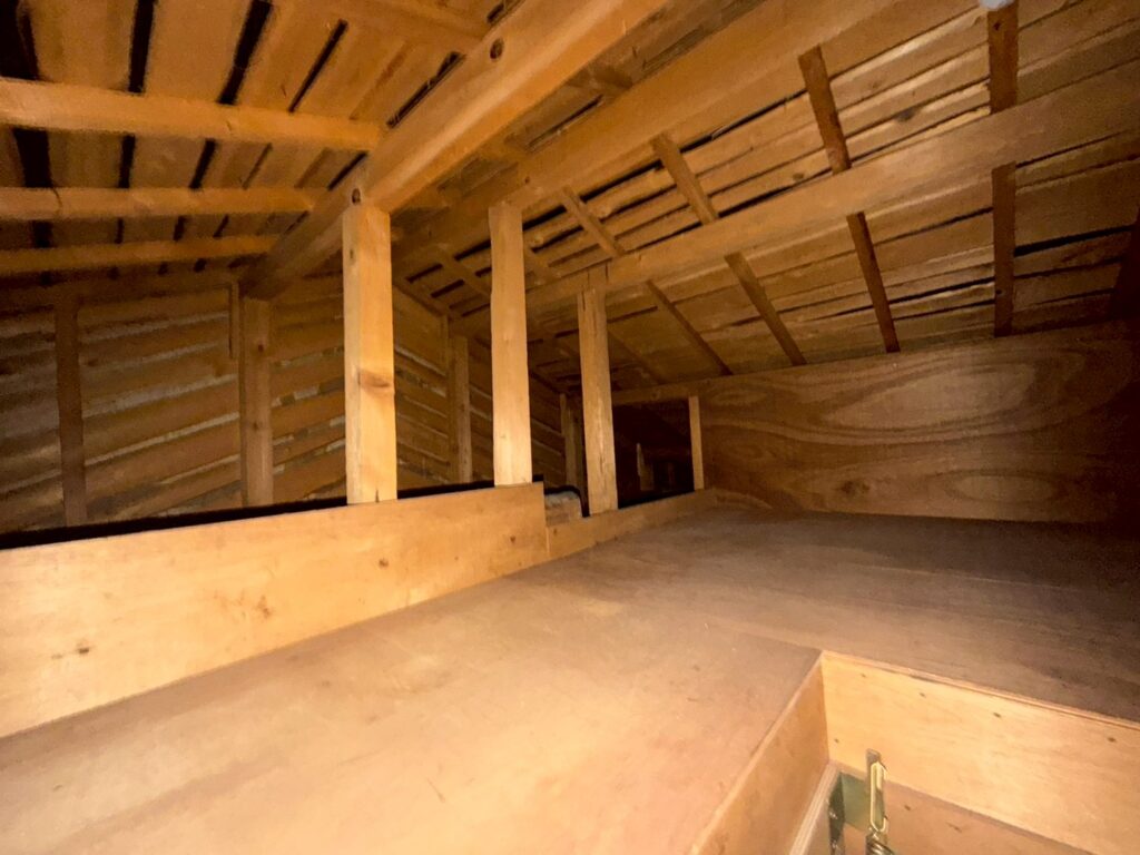 交野市作業事例実際の現場写真画像屋根裏