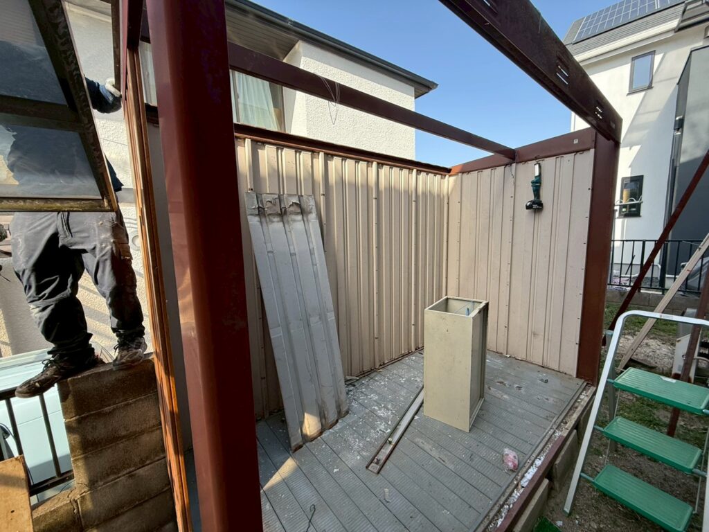 交野市作業事例実際の現場での倉庫解体写真画像