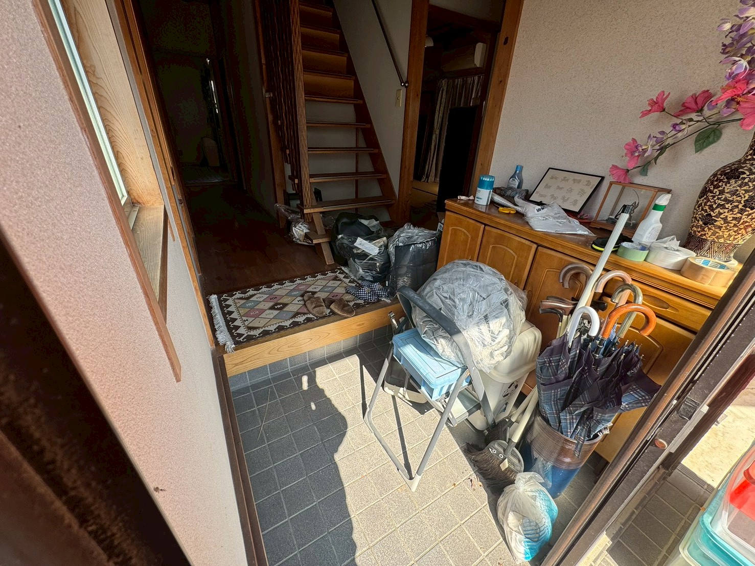 交野市作業事例実際の現場写真Before画像4玄関