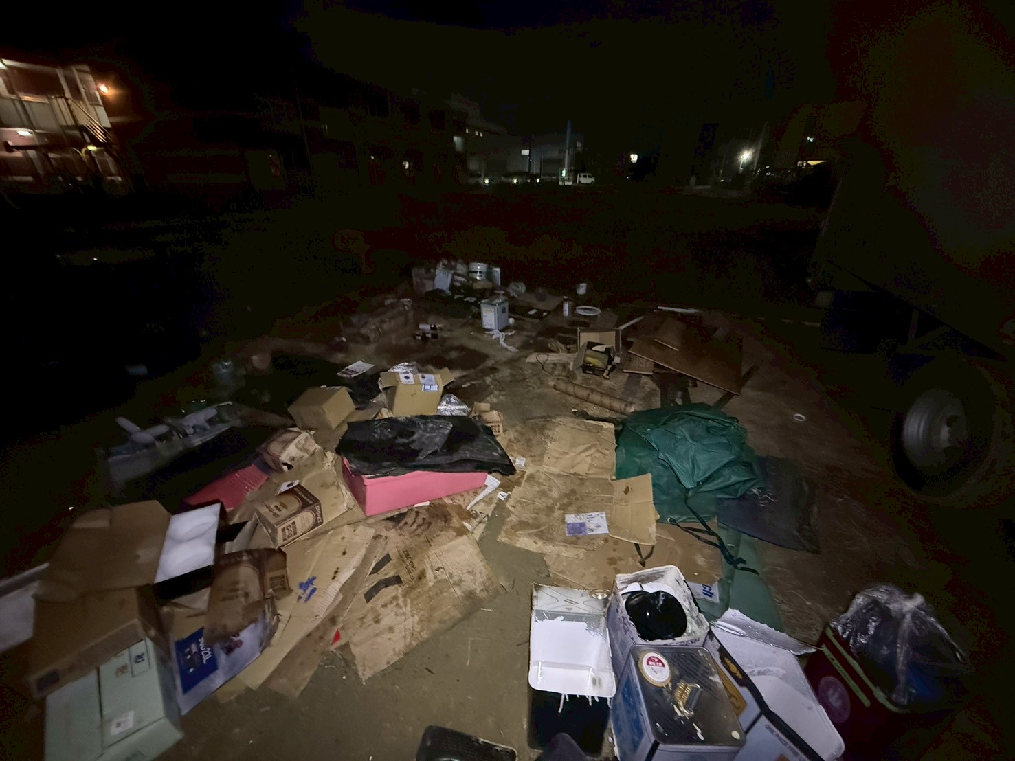 豊中市作業事例依頼者様の実際の現場写真Before画像3駐車場