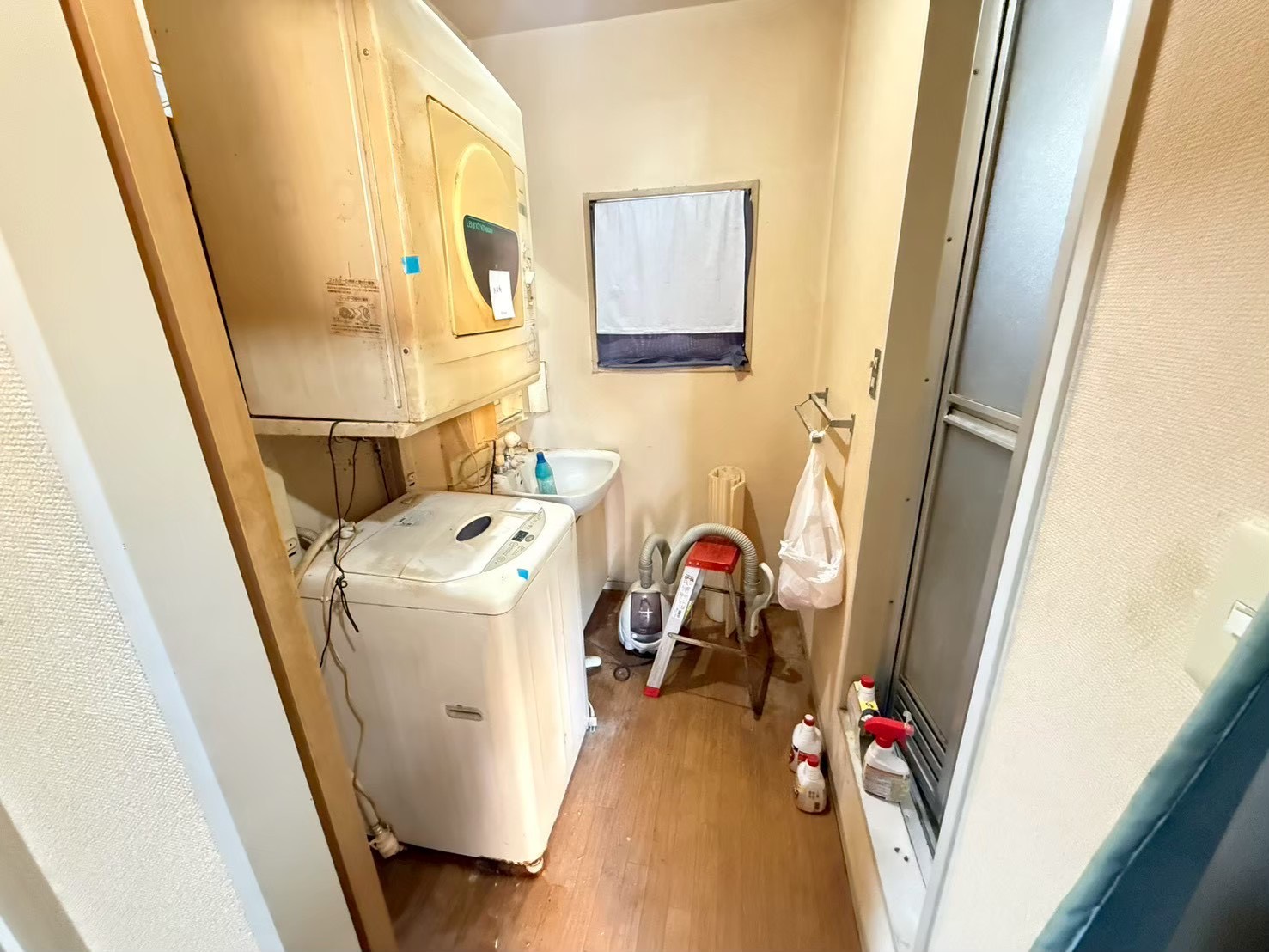 寝屋川市作業事例依頼者様の実際の現場写真Before画像2浴室