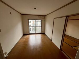 池田市の遺品整理事例|エレベーターなしの4階マンションも対応|3LDKを2日で完了|費用155,000円