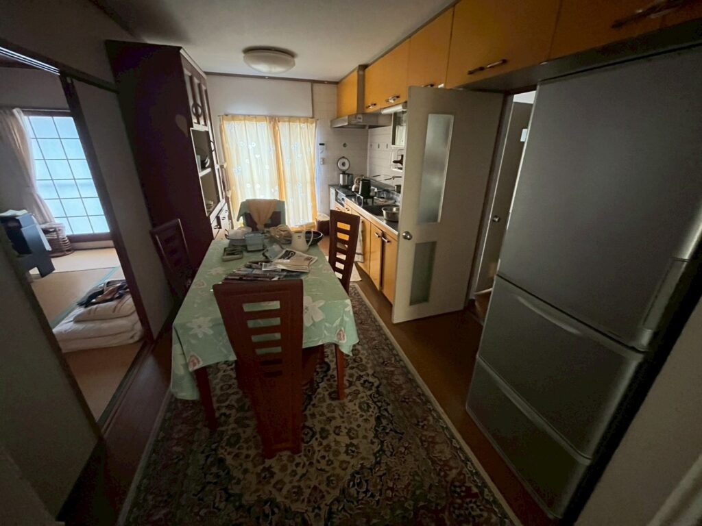 東大阪市作業事例実際の現場写真Before画像2ダイニングキッチン