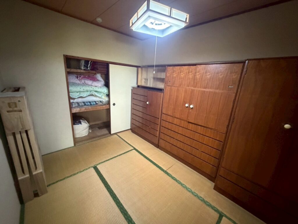 池田市作業事例実際の現場写真Before画像2部屋