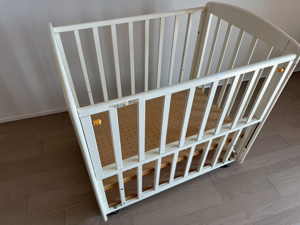 枚方市作業事例実際の現場での回収品画像ベビーベッド