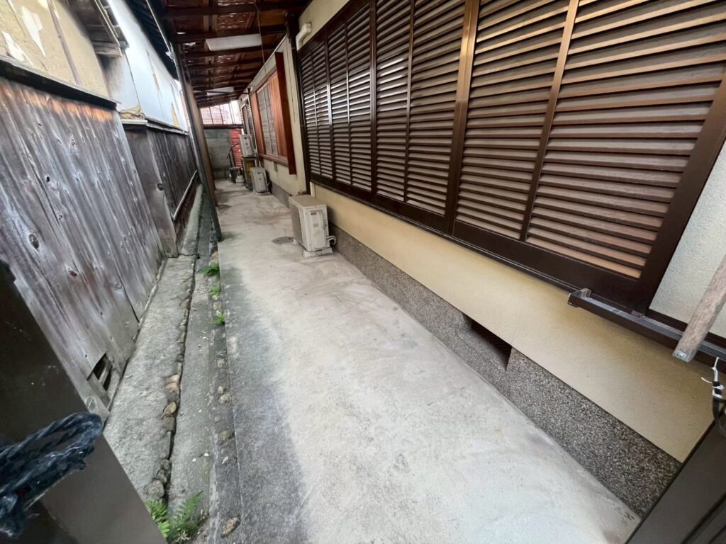 堺市作業事例実際の現場写真After画像2裏通路