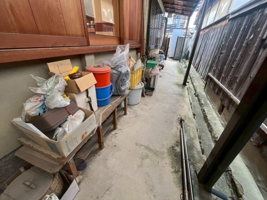 堺市作業事例実際の現場写真Before画像2裏通路