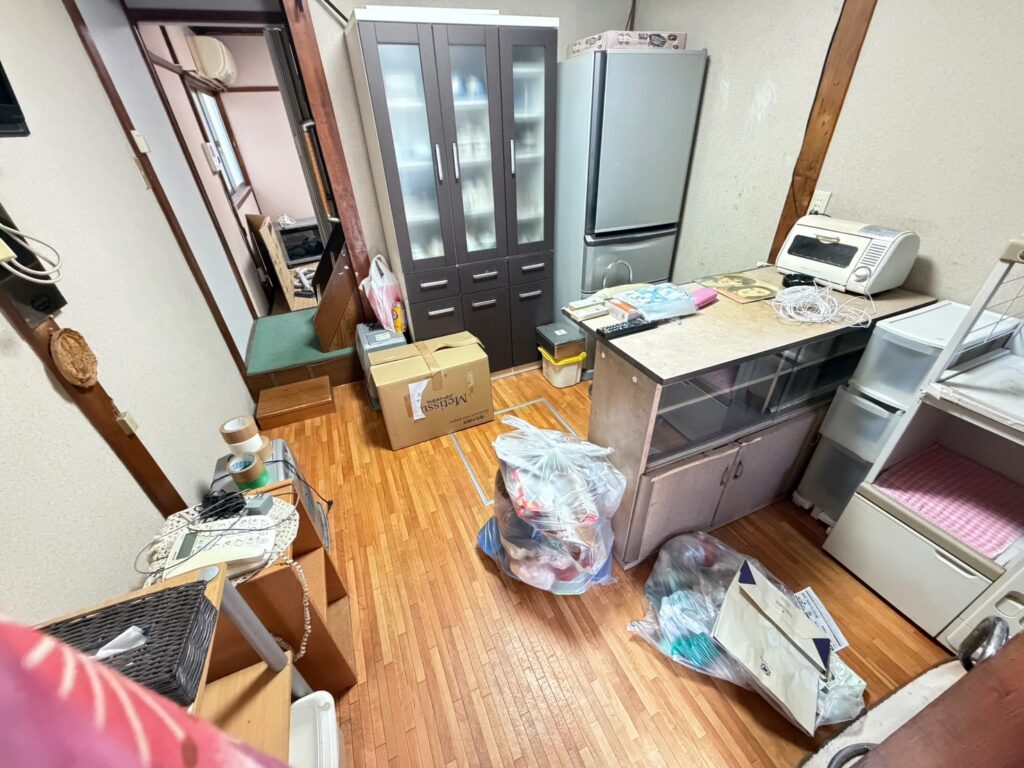 池田市作業事例実際の現場写真Before画像4ダイニング
