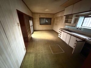 高石市の不用品回収事例|引っ越しに伴う一軒家の家具・家電・生活雑貨を一括回収|費用120,000円