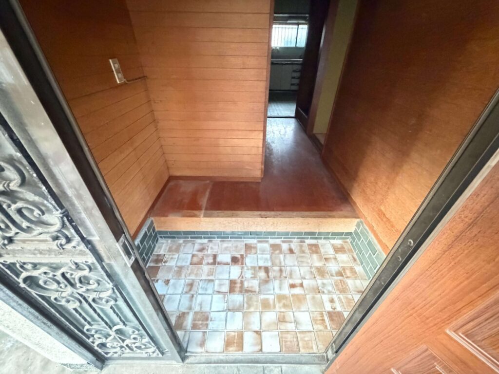 高石市作業事例実際の現場写真After画像2玄関