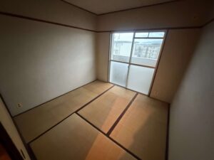 和泉市の遺品整理事例|伯父が亡くなり一戸建て3DKを4名1日で整理|費用189,000円