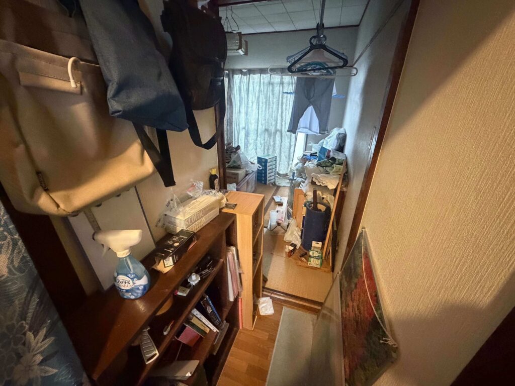 和泉市作業事例実際の現場写真Before画像4玄関前