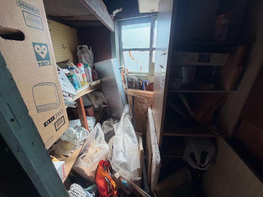 大阪市旭区作業事例実際の現場写真画像
Before物置部屋