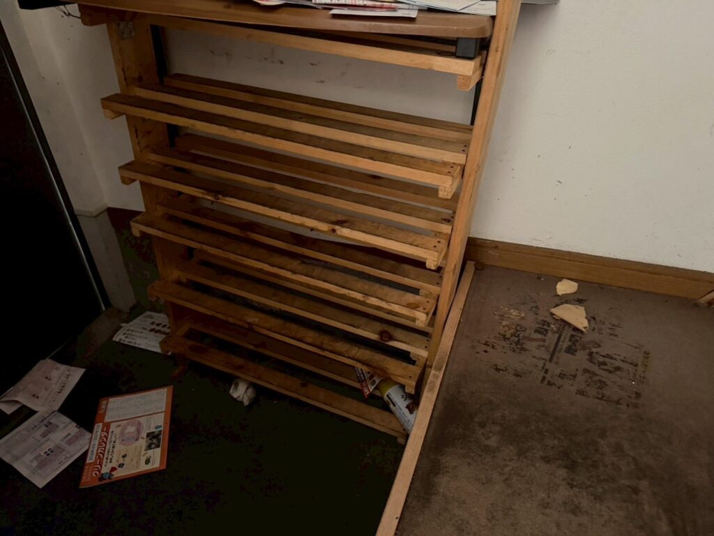 寝屋川市作業事例実際の現場写真Before画像1玄関