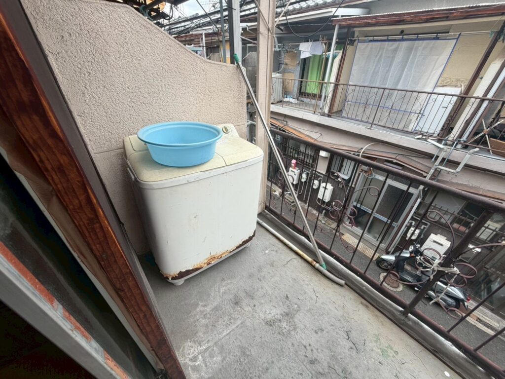 寝屋川市作業事例実際の現場写真Before画像3ベランダ