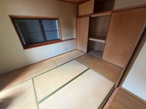 枚方市茄子作の不用品回収事例|実家の一軒家3LDKに残った大型家具・家電を3名・2tトラックで回収|費用99,000円