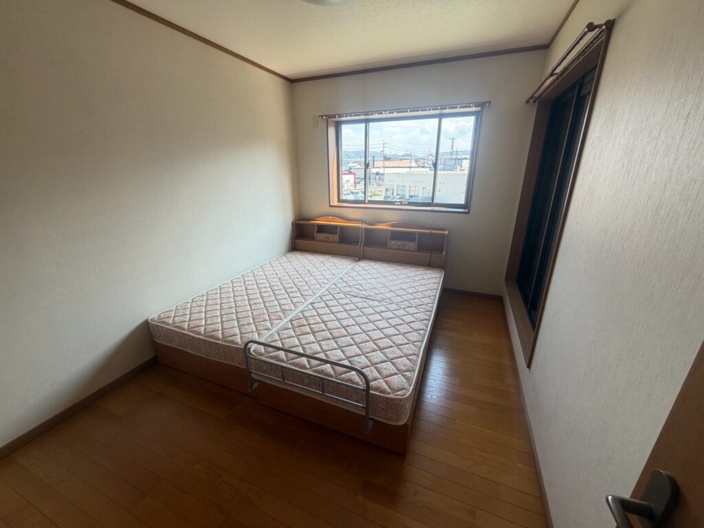 枚方市茄子作作業事例実際の現場写真Before画像2寝室