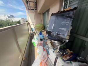 貝塚市の遺品整理事例|兄が住んでいたアパート3DKを3名・5時間で整理|買取10,000円・費用120,000円