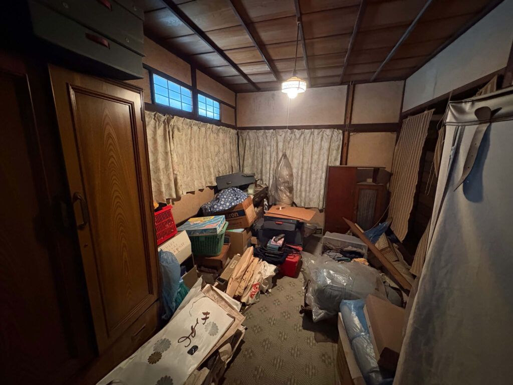 高石市作業事例実際の現場写真Before3画像部屋