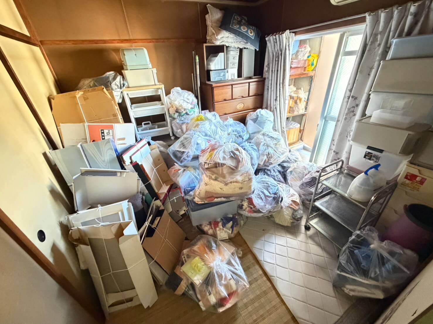 柏原市 作業事例実際の現場写真Before画像部屋
