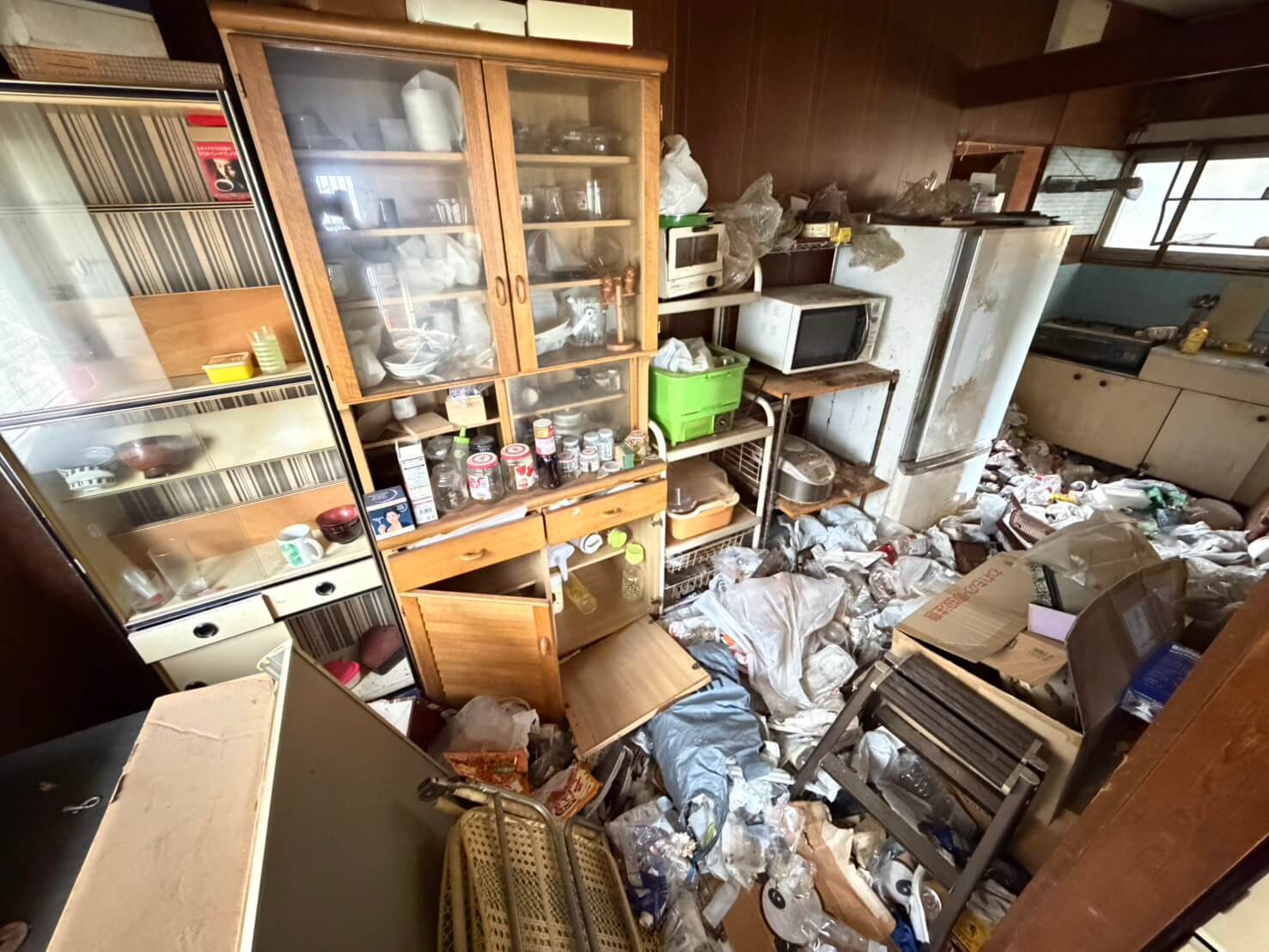 高槻市作業事例実際の現場写真Before2画像キッチン